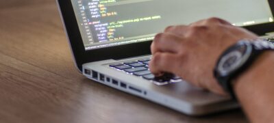 Niszczenie danych w profesjonalnej firmie zewnętrznej – dlaczego to się opłaca?