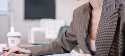 Jak uczelnia prywatna powinna uporządkować obieg dokumentów studentów i pracowników?